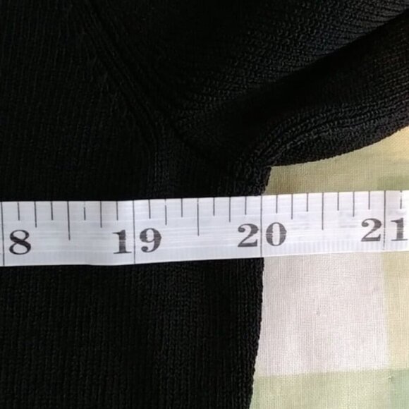 Hillard and Hanson Vintage Women's Black Buttoned Cardigan Sweater Size M - Picture 4 of 6